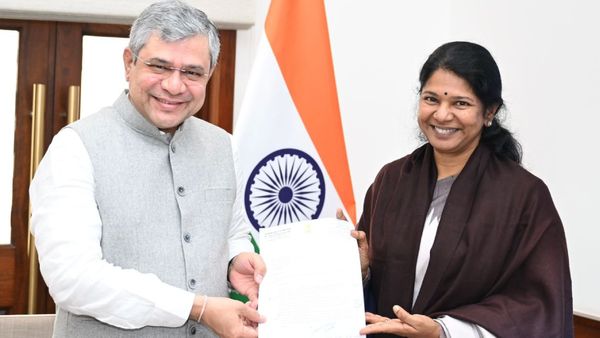 அமளிக்கு நடுவே மத்திய அமைச்சரை சந்தித்த கனிமொழி! தூத்துக்குடிக்காக வேற லெவல் ப்ளான்! லிஸ்டை பாருங்க!