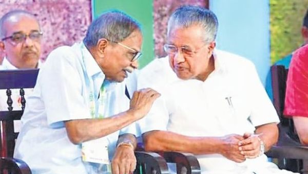 தலைவணங்காத எழுத்தாளன்! மேடையில் முதல்வர் பினராயி விஜயன் இருக்கும்போதே அவரை கண்டித்த எம்.டி.வாசுதேவன்