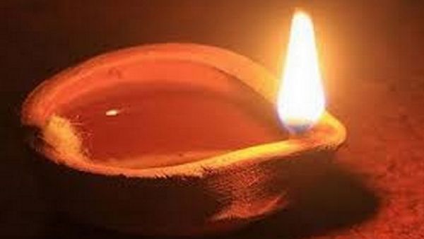 இறந்தவருக்கு மூக்கில் பஞ்சு வைப்பது ஏன்? இறந்தவர் வீட்டுக்கு சென்று வந்தால் குளிக்கணும் ஏன் தெரியுமா