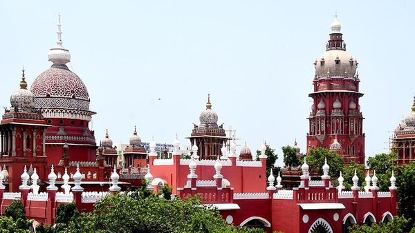 பிரேமானந்தா அறக்கட்டளை சொத்து விவகாரம்.. ஐடி நோட்டீஸை ரத்து செய்ய மறுத்து உயர்நீதிமன்றம் அதிரடி