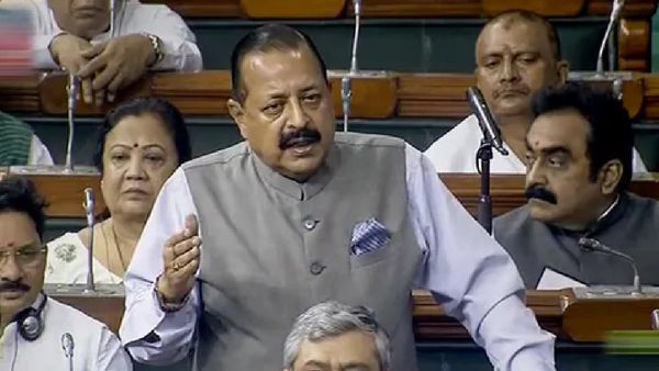 மத்திய அரசு ஊழியர்களை முன்கூட்டியே ஓய்வுபெறச்செய்யும் திட்டம் உள்ளதா.. மத்திய அரசு விளக்கம்