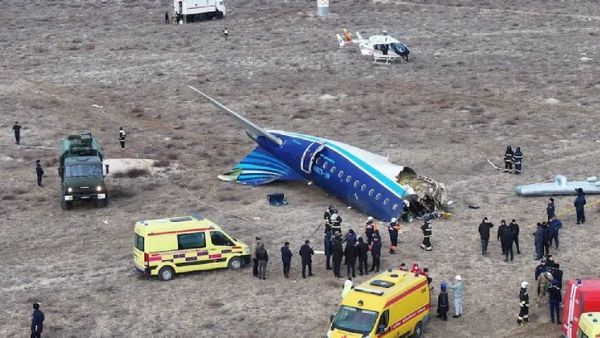 கோர விமான விபத்தில் உயிர் தப்பிய 11 வயது சிறுவன்.. 42 பேர் பலியானதாக கஜகஸ்தான் அரசு தகவல்!