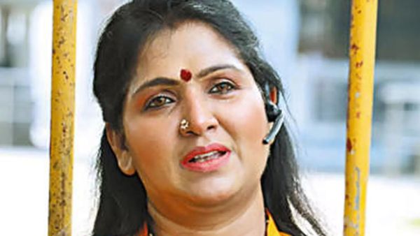 தலைகீழ் மாற்றம்..துறவறம் பூண்ட நடிகை புவனேஸ்வரி! தினமும் 50 பேருக்கு அன்னதானம்! அவரே சொன்ன விளக்கம்