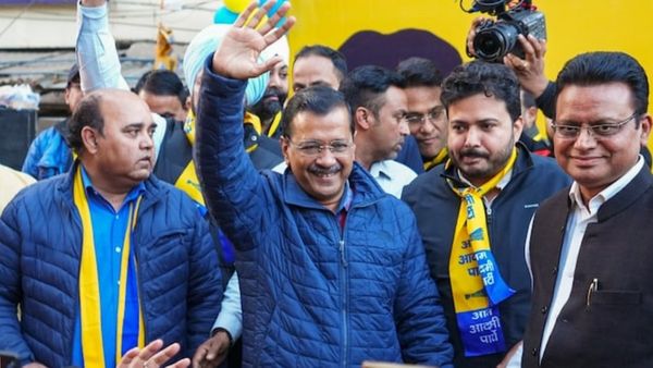 புதுடெல்லியில் கெஜ்ரிவால் போட்டி.. 70 தொகுதிகளுக்கும் தனித்து வேட்பாளர்களை அறிவித்த ஆம்ஆத்மி