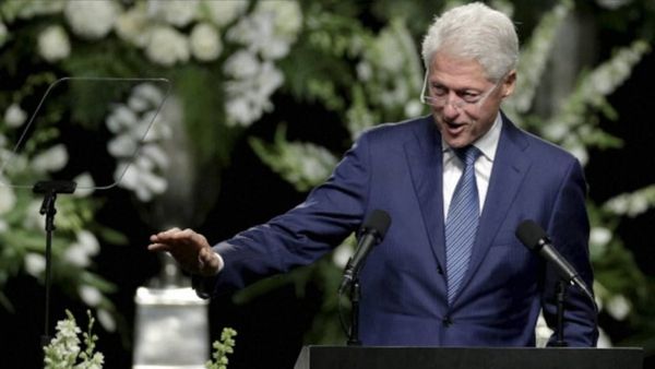 திடீர் உடல் நலக்குறைவு.. பில் கிளின்டன் மருத்துவமனையில் அனுமதி.. அமெரிக்க மாஜி அதிபருக்கு என்னாச்சு?