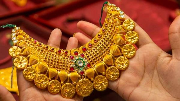  Gold Rate Today: டிசம்பர் ஸ்டார்ட் ஆகிடுச்சி! சென்னையில் தங்கம் விலையை நினைச்சாலே பகீர்னு இருக்கே! 