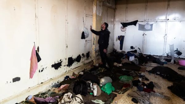 சிரியாவில் 'மனித படுகொலை கூடம்' அசாத் அரசு கட்டிய சித்ரவதை சிறை.. உள்ளே எப்படி இருக்கு பாருங்க