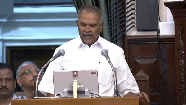 3 நிமிடங்களிலேயே வெளியேறிய ஆளுநர்.. அவரது உரையின் தமிழாக்கத்தை முழுமையாக வாசித்த சபாநாயகர் அப்பாவு!