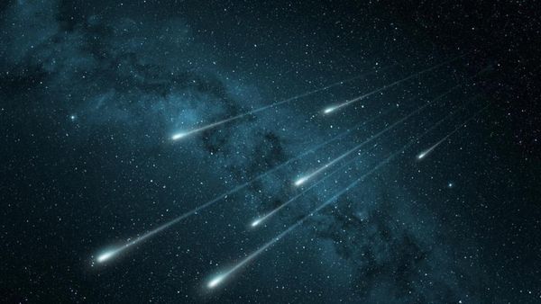 நாளை இரவு வானில் நடக்க உள்ள அதிசயம்.. மிஸ் பண்ணாதீங்க மக்களே! கண்களுக்கு விருந்து