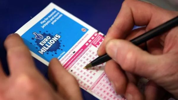 யார்ரா அந்த பையன்? 900 கோடி ரூபாய் வென்ற அதிர்ஷ்டசாலி.. வலை வீசி தேடும் லாட்டரி நிறுவனம்