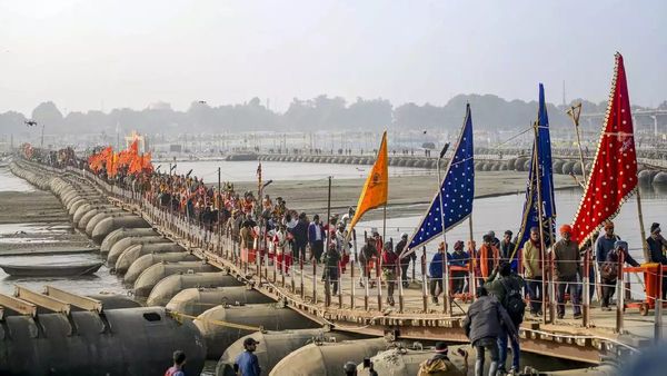 கும்பமேளாவுக்கும் மகா கும்பமேளாவுக்கும் இடையே என்ன வித்தியாசம்.. பக்தர்களே இதை நோட் பண்ணுங்க