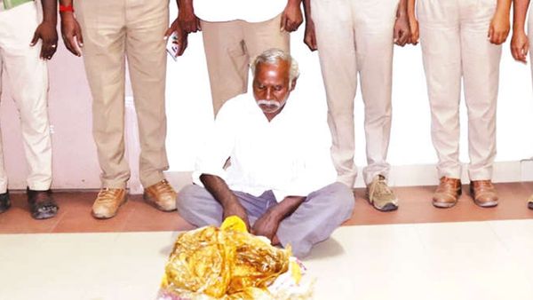 திருப்பூர் முதியவரின் பக்கத்தில் பாருங்க . இதன் மதிப்பே பல கோடி ரூபாய்.. சிக்கிய 'கடல் தங்கம்'.