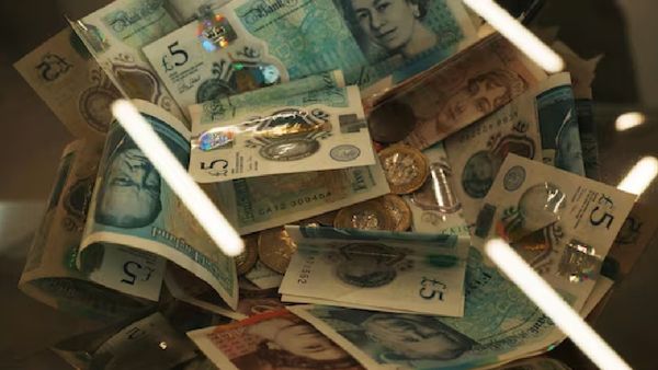 20 வயது வாலிபருக்கு லாட்டரியில் அடித்த ரூ. 80 கோடி.. மறுநாளே அவர் செய்த காரியம்தான்.. சபாஷ்!