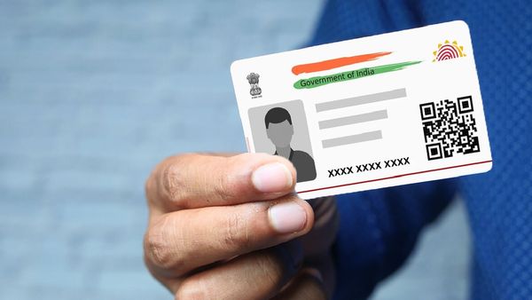 ஆதார் கார்டு போதும்.. ரூ.2 லட்சம் வரை கிடைக்கும்.. பெர்சனல் லோன் வாங்குவது எப்படி? இதோ விவரம்