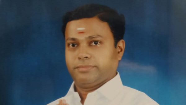 தலைமை பேச்சையே கேட்கல.. அதிமுகவில் இருந்து செந்தில் முருகன் நீக்கம்.. ஈரோடு இடைத்தேர்தலில் சுயேட்சை!