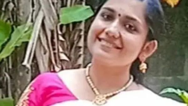 மரணத்தருவாயிலும் கிரீஷ்மாவை தேடிய ஷாரோனின் கண்.. சிரித்தே கொன்ற பெண்.. மோசக்கார மாமாவின் கொடூர விஷம்