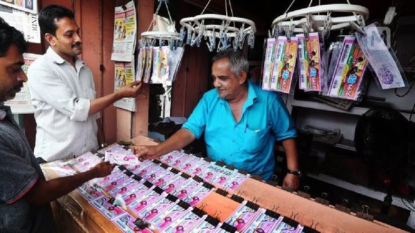 21 பேர் கோடீஸ்வரர் ஆகப்போறாங்க! படுஜோராக நடக்கும் கேரளா லாட்டரி சேல்ஸ்!எந்த மாவட்டம் டாப் தெரியுமா?