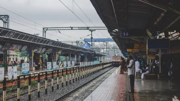 விசா இருந்தால்தான் இந்த ரயில்வே ஸ்டேஷனுக்குள் போக முடியும்.. இந்தியாவில் எங்கு இருக்கு தெரியுமா?