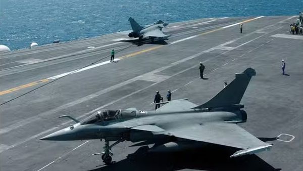 மாஸ் காட்டப்போகும் இந்திய கடற்படை.. பிரான்ஸுடன் விரைவில் ஒப்பந்தம்! மோடி எடுக்கும் முயற்சி