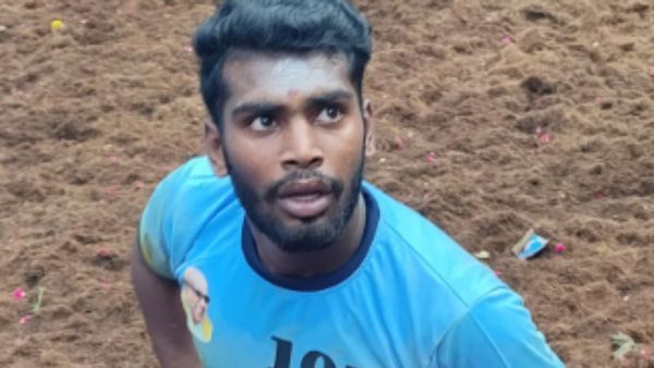 சொல்லி அடித்த கில்லி.. 8 காளைகளை அடக்கி அவனியாபுரம் கார்த்தி இந்த ஆண்டும் முன்னிலை!