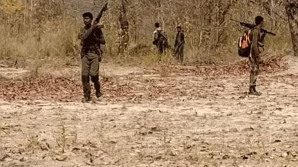 சத்தீஸ்கரில் பாதுபாப்பு படையை குறிவைத்து நக்சல்கள் வெடிகுண்டு தாக்குதல்! 9 வீரர்கள் வீரமரணம்