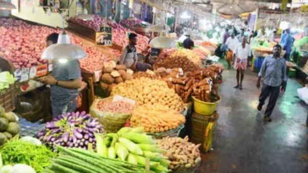 கோயம்பேட்டில் மாறுவேடத்தில் யாரது? அதைவிடுங்க, கோயம்பேடு மார்க்கெட்டில் சிறப்பு சந்தை ஆரம்பம்.. வாவ்