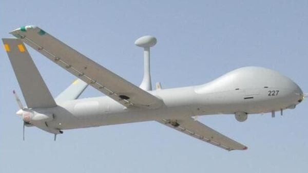 இந்தியாவுக்காக அதானி குழுமம் தயாரித்த ட்ரோன்.. டெலிவரிக்கு முன் விழுந்து சிதறியது.. என்ன நடந்தது?