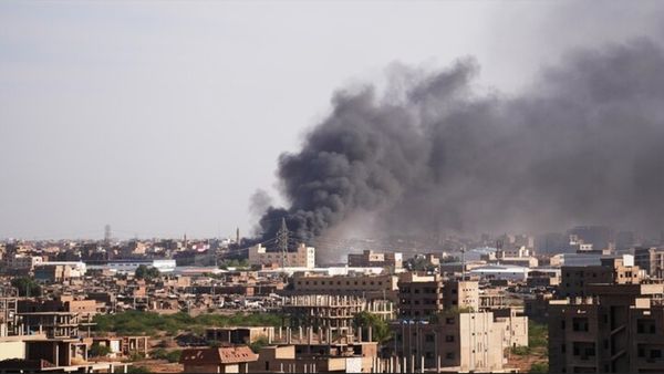 சூடானில் உச்சக்கட்டத்தை எட்டிய உள்நாட்டு போர்.. மருத்துவமனை மீதான தாக்குதலில் 70 பேர் பலி