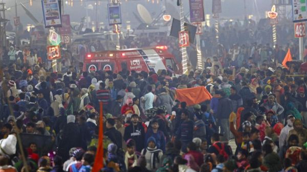 உ.பி. கும்பமேளாவில் கூட்ட நெரிசல் ஏற்பட்டது ஏன்? அதிகாலை முதல் நடந்தது என்ன?