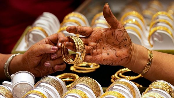 Gold Rate Today: தங்கம் விலை மீண்டும் உயர்வு.. சவரன் 61 ஆயிரத்தை நெருங்கியது.. நகை பிரியர்கள் ஷாக்!