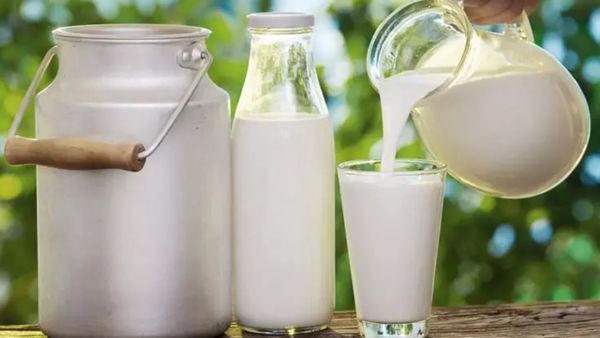 நாளை முதல் பால் விலை மீண்டும் உயர்வு! இஷ்டத்துக்கு விலை ஏற்றும் நிறுவனங்கள்! அரசுக்கு பறந்த கோரிக்கை