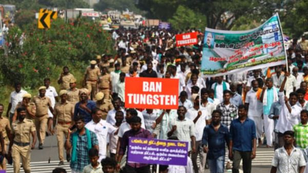 மிரள வைத்த மதுரை மக்களின் போராட்டம்.. 5,000 பேர் மீது போலீசார் வழக்குப்பதிவு!