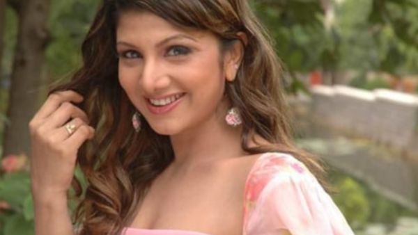 விஜய் டிவியில் களமிறங்கும் நடிகை ரம்பா.. இனி இவருக்கு பதில் தான் இவர்..! வேற லெவலில் இருக்க போகுது