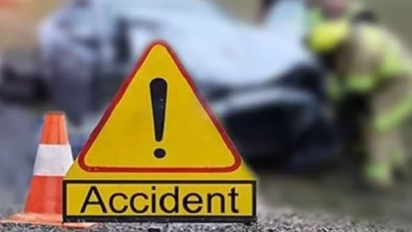 அதிகாலையில் பரபரப்பு.. மேட்டுப்பாளையத்தில் ஐயப்ப பக்தர்களின் கார் மரத்தில் மோதி விபத்து - இருவர் பலி