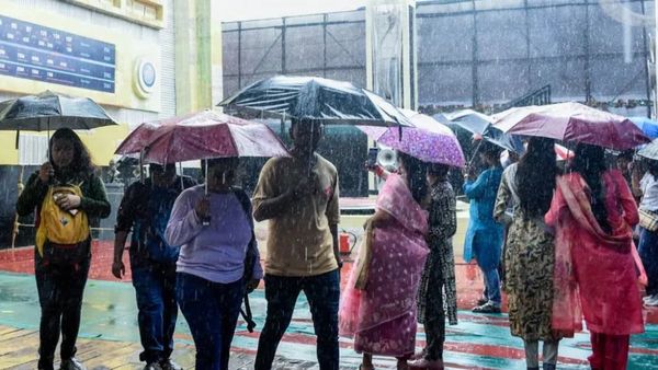 குடை அவசியம்.. சென்னையில் இன்று மழைக்கு வாய்ப்பு.. தஞ்சை, நாகை உள்பட 6 மாவட்டங்களுக்கு கனமழை அலர்ட்