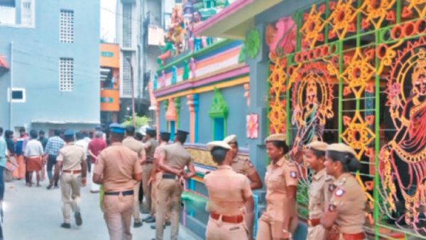 தாசில்தார் வந்துட்டாரு.. வாடகை பாக்கி வைத்த கோவிலுக்கு சொந்தமான 40 கடைகளுக்கு சீல்.. பரபரத்த சென்னை