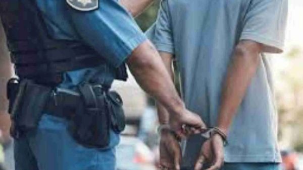 வீட்டு பாடம் எழுத சொன்னது குத்தமா? 10 வயது சிறுவன் செய்த சம்பவம்.. அப்பாவை ஜெயிலில் தள்ளிய போலீஸ்