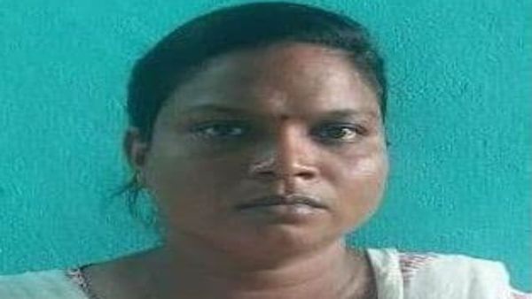 ஷூ கடையில் யார் பாருங்க.. செருப்பையே உற்று உற்று பார்த்த 2 பெண்கள்.. கடைசியில் ஆடிப்போன சென்னை ஆவடி