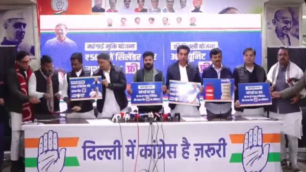 டெல்லி சட்டசபை தேர்தல்.. 300 யூனிட் மின்சாரம், ரேஷன் பொருள் இலவசம்.. வாக்குறுதிகளை வீசிய காங்கிரஸ்!