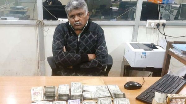 ஊட்டி சார் பதிவாளர் திருப்பூருக்கு டிரான்ஸ்பர்..கடைசி நாளில் காரில் போனவருக்கு மறக்க முடியாத ட்விஸ்ட்