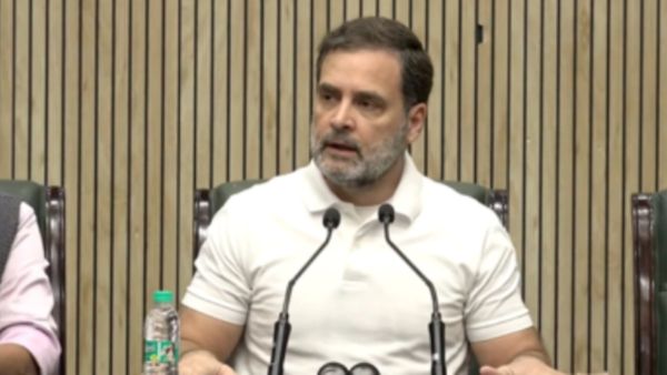 மகாராஷ்டிராவில் வாக்காளர்களை விட அதிக வாக்குகள் பதிவு! தேர்தல் ஆணையத்திற்கு ராகுல்காந்தி கேள்வி