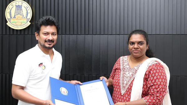 உதயநிதியின் துறையில் பணியாற்றும் திவ்யதர்ஷினி ஐஏஎஸ் மத்திய அரசு பணிக்கு அதிரடியாக மாற்றம்