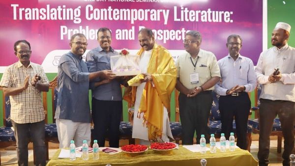 உலக மொழிகளில் தமிழ் சென்றடைய செய்ய வேண்டியது இதுதான்.. வைரமுத்து முன்வைத்த யோசனை