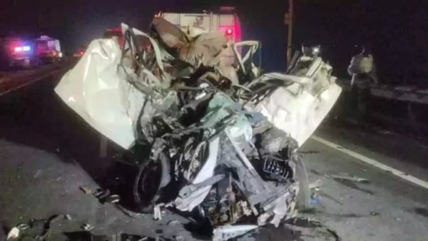 கரூர் அருகே காலையிலயே.. அரசு பஸ்ஸூக்கு அடியில் சிக்கிய கார்.. அந்த 5 பேர்? குளித்தலை அருகே என்னாச்சு