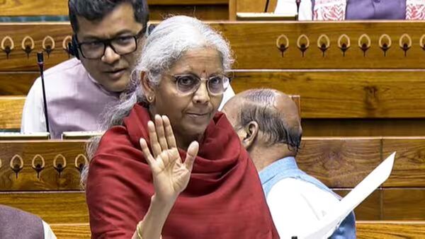 தமிழ்நாடு, கேரளா உள்ளிட்ட எதிர்க்கட்சி ஆளும் மாநிலங்கள் புறக்கணிப்பா? நிர்மலா சீதாராமன் ஆவேச பதில்