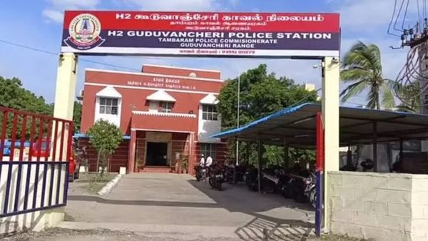 தாம்பரம் அருகே லஞ்சத்தை தந்து, கையோடு கால் டாக்ஸி டிரைவர் பார்த்த வேலை.. ஆடிப்போன போலீஸ்காரர்கள்