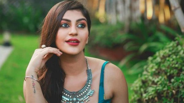 தாடி பாலாஜிக்கு டஃப் கொடுத்த ரசிகர் செயல்.. மறக்க முடியாத பதில் கொடுத்த யாஷிகா ஆனந்த்