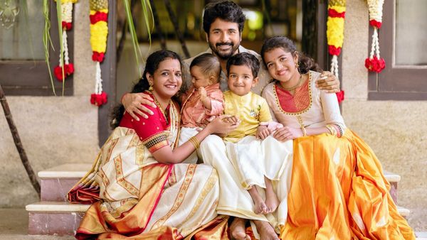 சிவகார்த்திகேயன் குடும்பத்தில் எளிமையான பங்க்ஷன்.. குவிந்த மக்கள்.. குவியும் வாழ்த்துக்கள் 