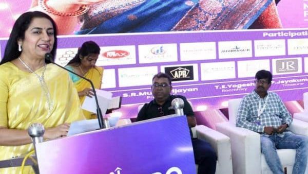 மதுரைக்கு போன சுஹாசினி.. வீடு வாங்க செம வாய்ப்பு இருக்கே? சொத்து ரியல் எஸ்டேட் கண்காட்சியில் அதிரடி