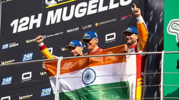 கிரிக்கெட்டில் தோனி, ரேஸில் அஜித்.. ஒரே நாளில் கெத்து காட்டிய ”தல”.. 3வது இடத்தில் முடித்த AK